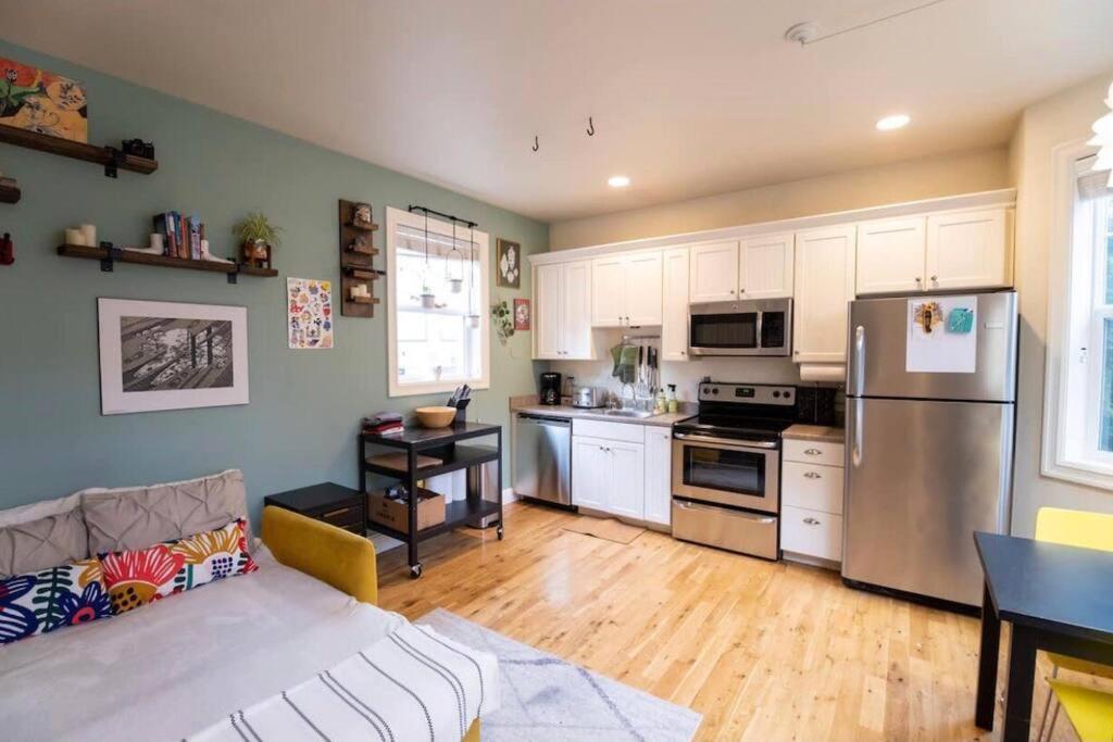 Casa vacanze Adorable Cozy House With Parking And Loft! *