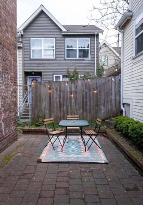 Casa vacanze Adorable Cozy House With Parking And Loft!